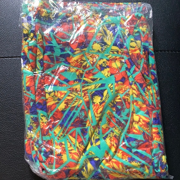 Tall and curvy LuLaRoe Leggings - Picture 1 of 2